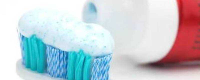 牙膏可以洗頭嗎