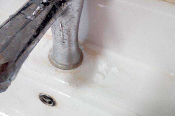 洗手池發黃汙漬怎麼去除