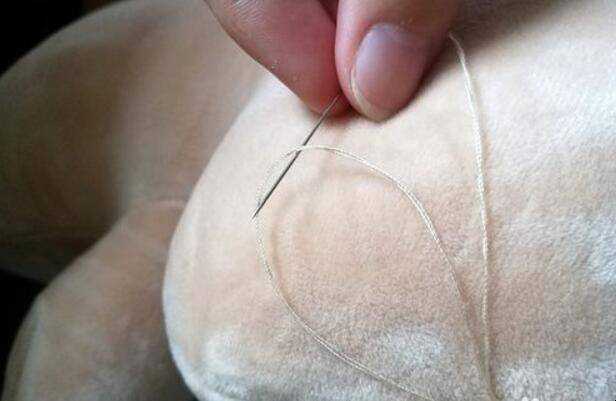 衣服開線了怎麼縫