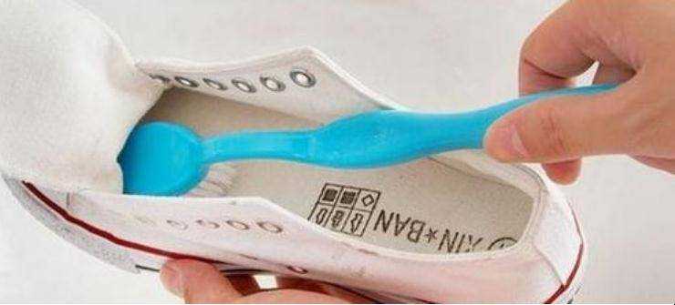 小蘇打洗鞋子方法