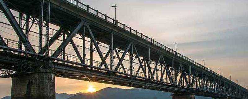 錢塘江大橋是誰設計的中國