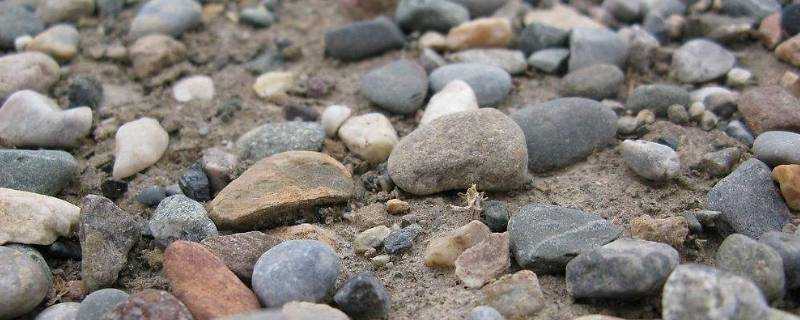 石頭怎樣的落在地上