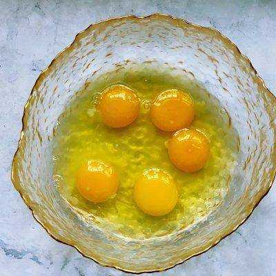 香椿炒雞蛋的家常做法有毒嗎