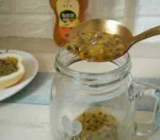 百香果薄荷蜂蜜水做法
