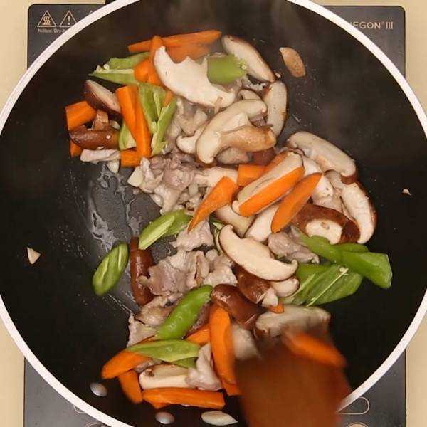 香菇炒肉怎麼炒