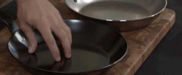 新的鐵鍋使用前要怎麼處理