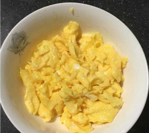 怎麼把雞蛋炒碎