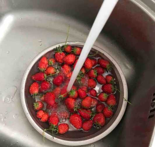草莓吃不完怎麼醃製