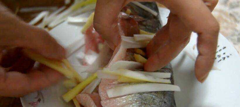鱸魚怎麼蒸鮮嫩做好吃