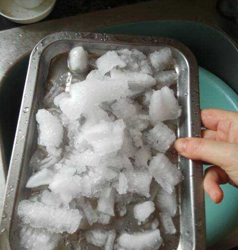 冰箱霜太厚了怎麼快速除霜凍