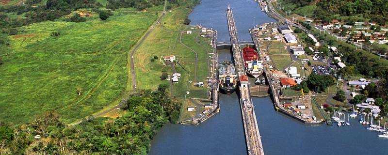 巴拿馬運河連線了什麼海和什麼海
