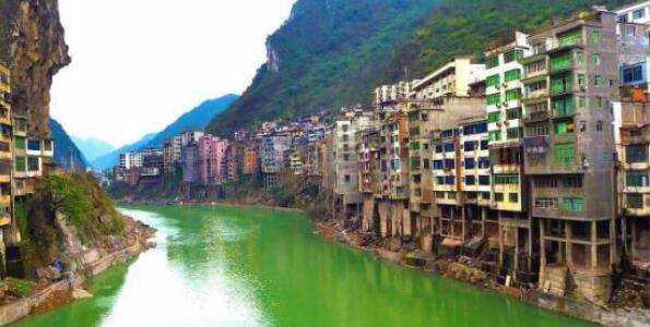 雲南最窄的峽谷縣城