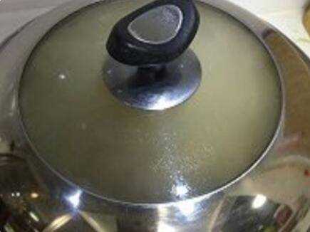 在家用鐵鍋怎樣薰香腸