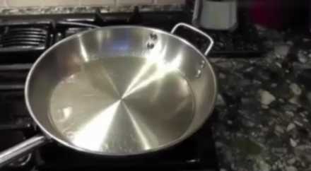 不鏽鋼炒瓢粘鍋怎麼處理