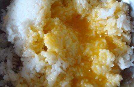 蛋炒飯怎麼炒成金黃