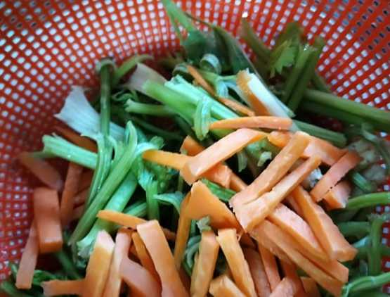 胡蘿蔔炒芹菜怎麼做好吃又營養價值