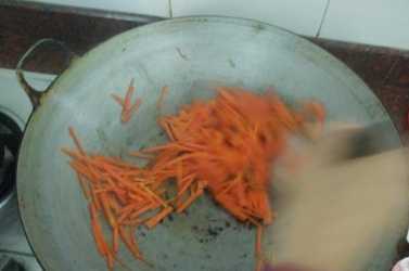 胡蘿蔔炒香菇怎麼炒