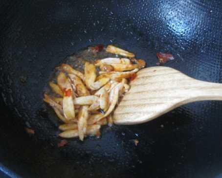 雞胸肉怎麼炒蘑菇